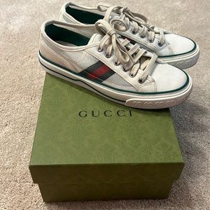 Gucci casual sneakers size 38 in box